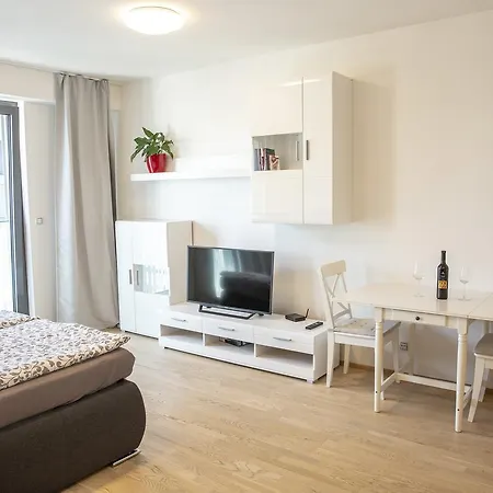 006 Angel Apartman *